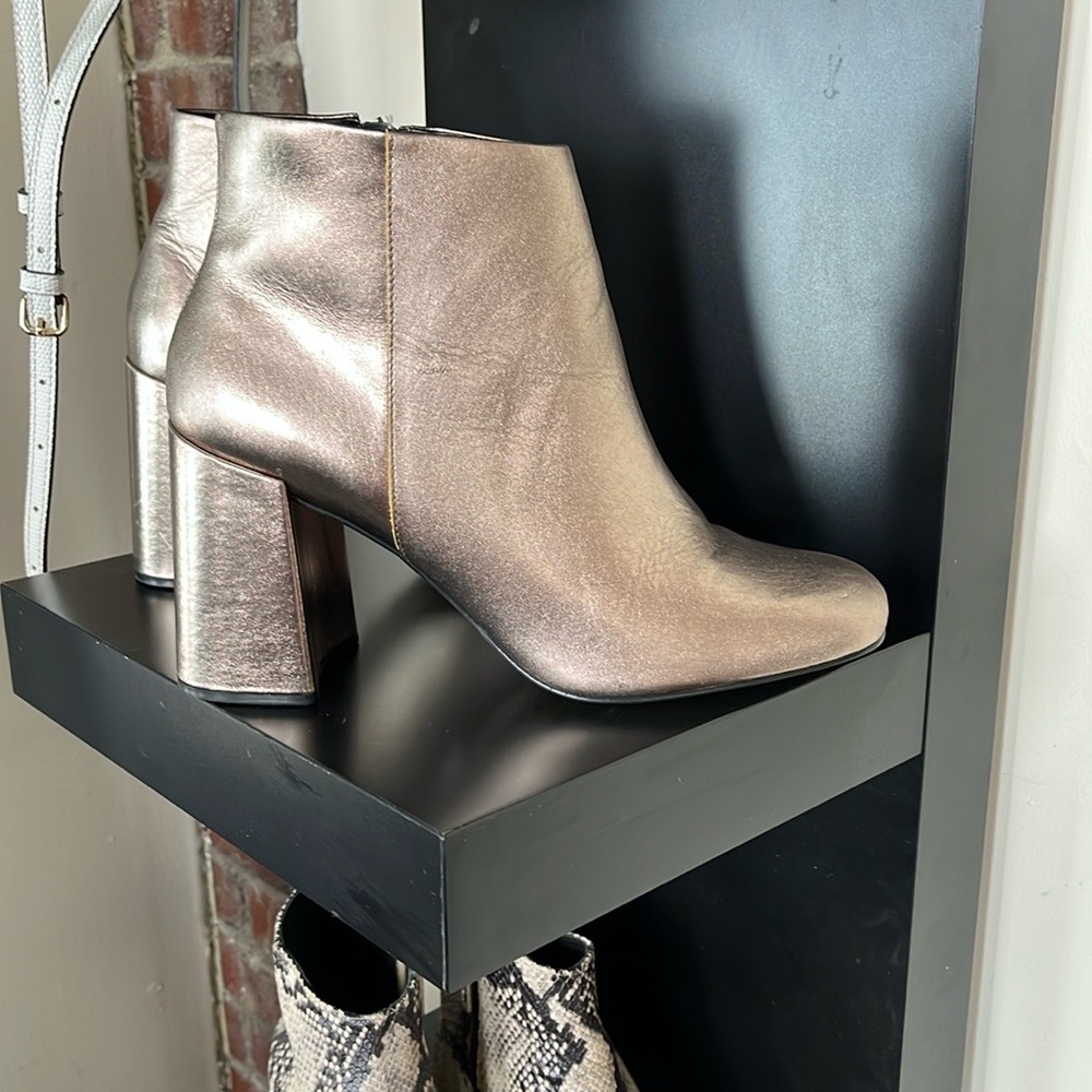 Sophisticated 100% genuine leather Ankle Boots